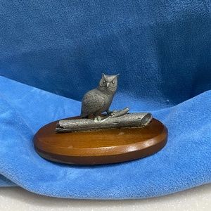 Vintage Creed Pewter Owl perched on a log. Wood Base5”x 3”